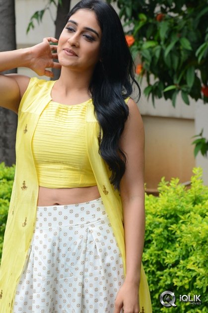 Regina-Cassandra-At-Jyo-Achyutananda-Movie-Success-Meet